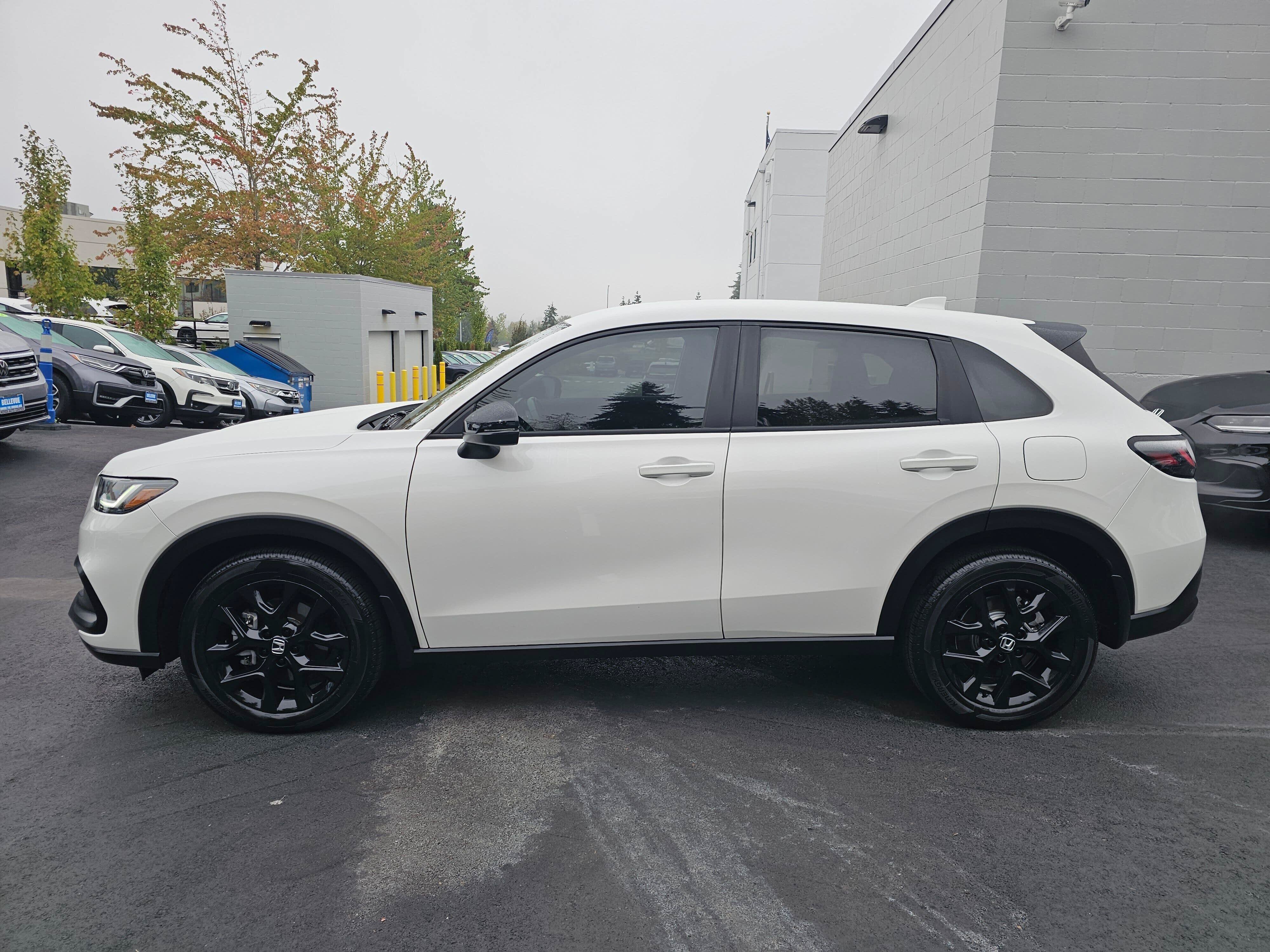 Certified 2025 Honda HR-V Sport image 4