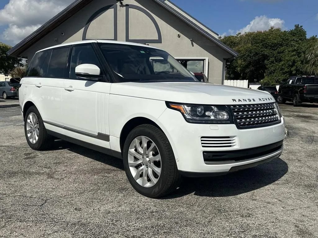 Used 2017 Land Rover Range Rover HSE AWD/4WD image 4