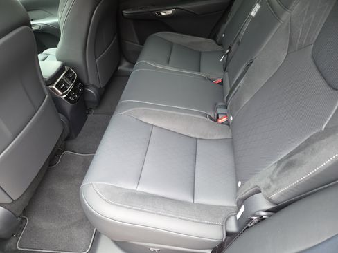 New 2025 Lexus RX 350 w/ Luxury Package image 9