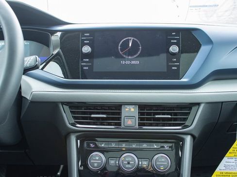 Used 2024 Volkswagen Taos SE image 49