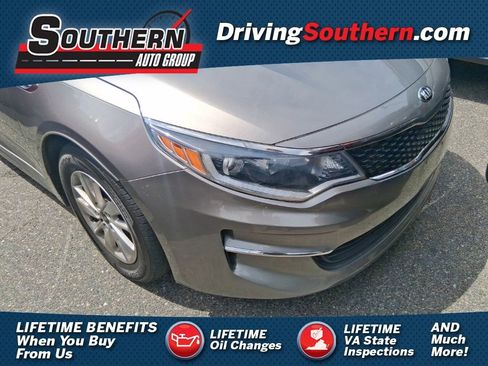 Used 2017 Kia Optima LX FWD image 1