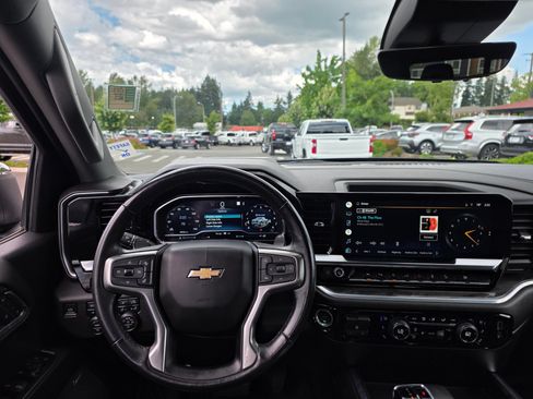 Used 2022 Chevrolet Silverado 1500 LTZ w/ LTZ Premium Package AWD/4WD image 12