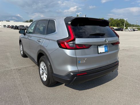 Used 2025 Honda CR-V LX image 3