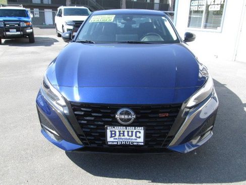 Used 2024 Nissan Altima 2.5 SR w/ SR Premium Package image 2