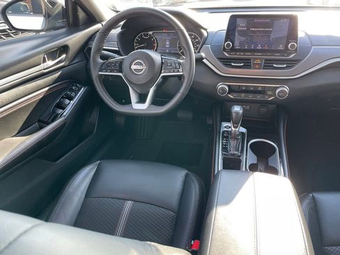 Certified 2023 Nissan Altima 2.5 SR FWD image 7