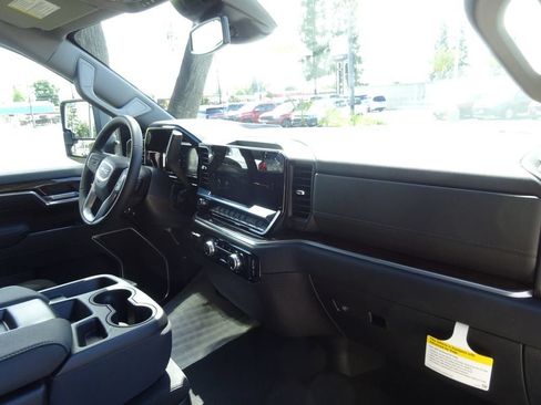 New 2026 GMC Sierra 2500 SLE AWD/4WD image 15