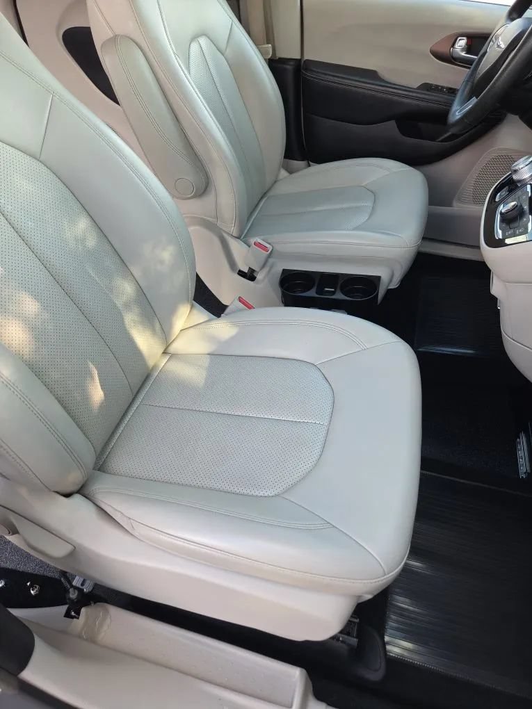 Used 2021 Chrysler Voyager Lxi FWD image 31