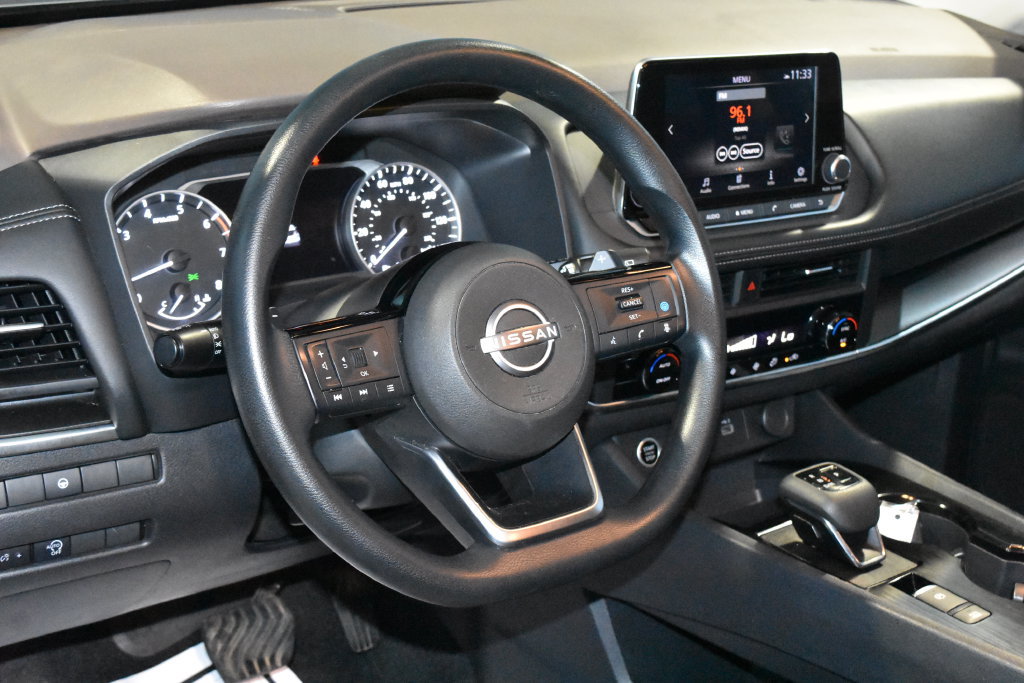 Used 2023 Nissan Rogue SV AWD/4WD image 2
