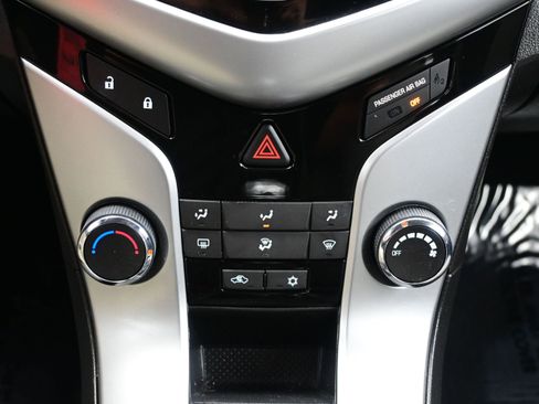 Used 2014 Chevrolet Cruze LS image 19