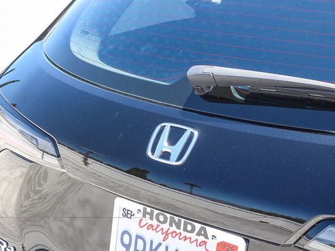 Certified 2025 Honda HR-V LX image 8
