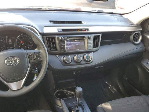 Used 2017 Toyota RAV4 LE image 19