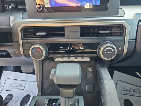 Used 2025 Toyota 4Runner SR5 AWD/4WD image 21