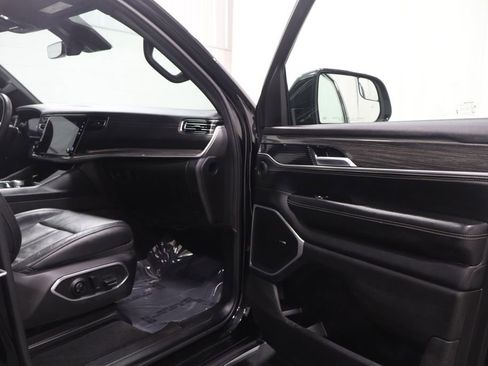 Used 2022 Jeep Wagoneer Series II AWD/4WD image 17