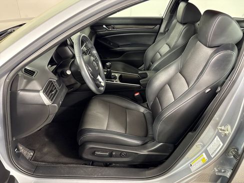Used 2018 Honda Accord Sport image 14