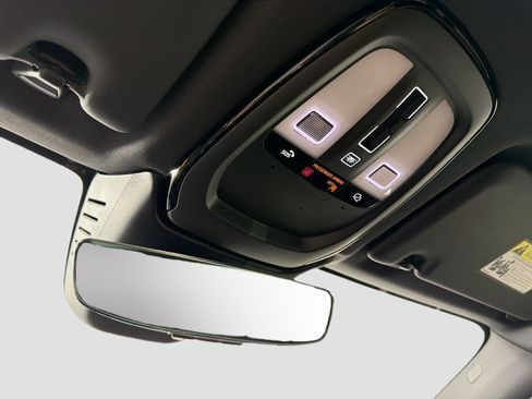 Certified 2023 Volvo XC60 B5 Plus w/ Protection Package Premier image 21