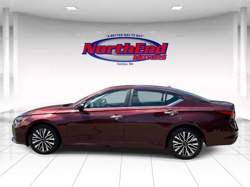 Used 2025 Nissan Altima 2.5 SV FWD image 4