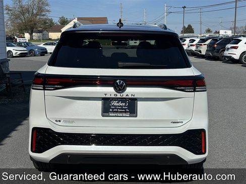 Used 2025 Volkswagen Tiguan SE R-Line AWD/4WD image 7
