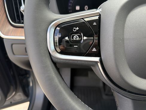 Used 2024 Volvo XC60 B5 Ultimate w/ Protection Package Premier AWD/4WD image 12