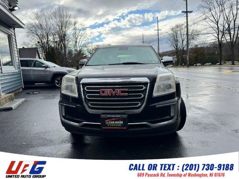 Used 2017 GMC Terrain SLT image 2