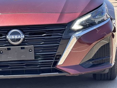 Used 2025 Nissan Altima 2.5 SV AWD/4WD image 9