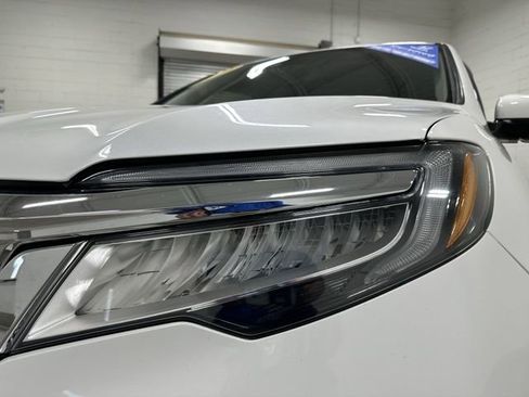 Used 2022 Honda Pilot Touring image 11