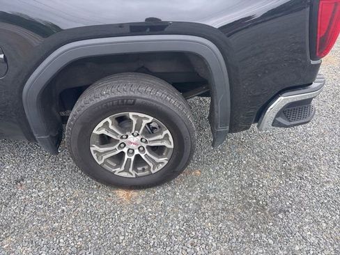 Used 2025 GMC Sierra 1500 SLT AWD/4WD image 13