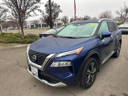 Used 2023 Nissan Rogue Platinum w/ Platinum Premium Package image 3