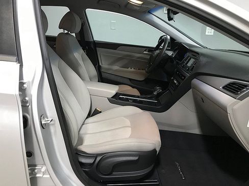 Used 2016 Hyundai Sonata SE FWD image 13