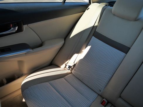 Used 2012 Toyota Camry XLE image 12