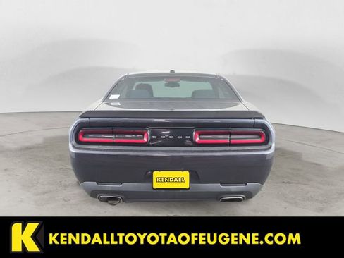 Used 2017 Dodge Challenger SXT RWD image 4