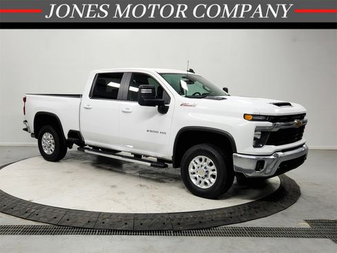 Used 2025 Chevrolet Silverado 2500 LT image 1