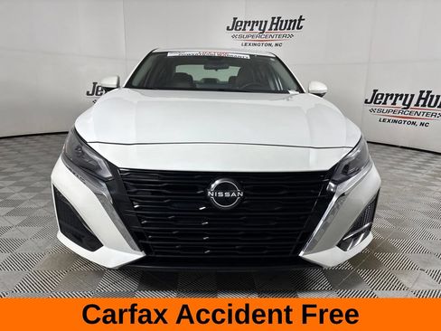 Used 2023 Nissan Altima 2.5 SL FWD image 3