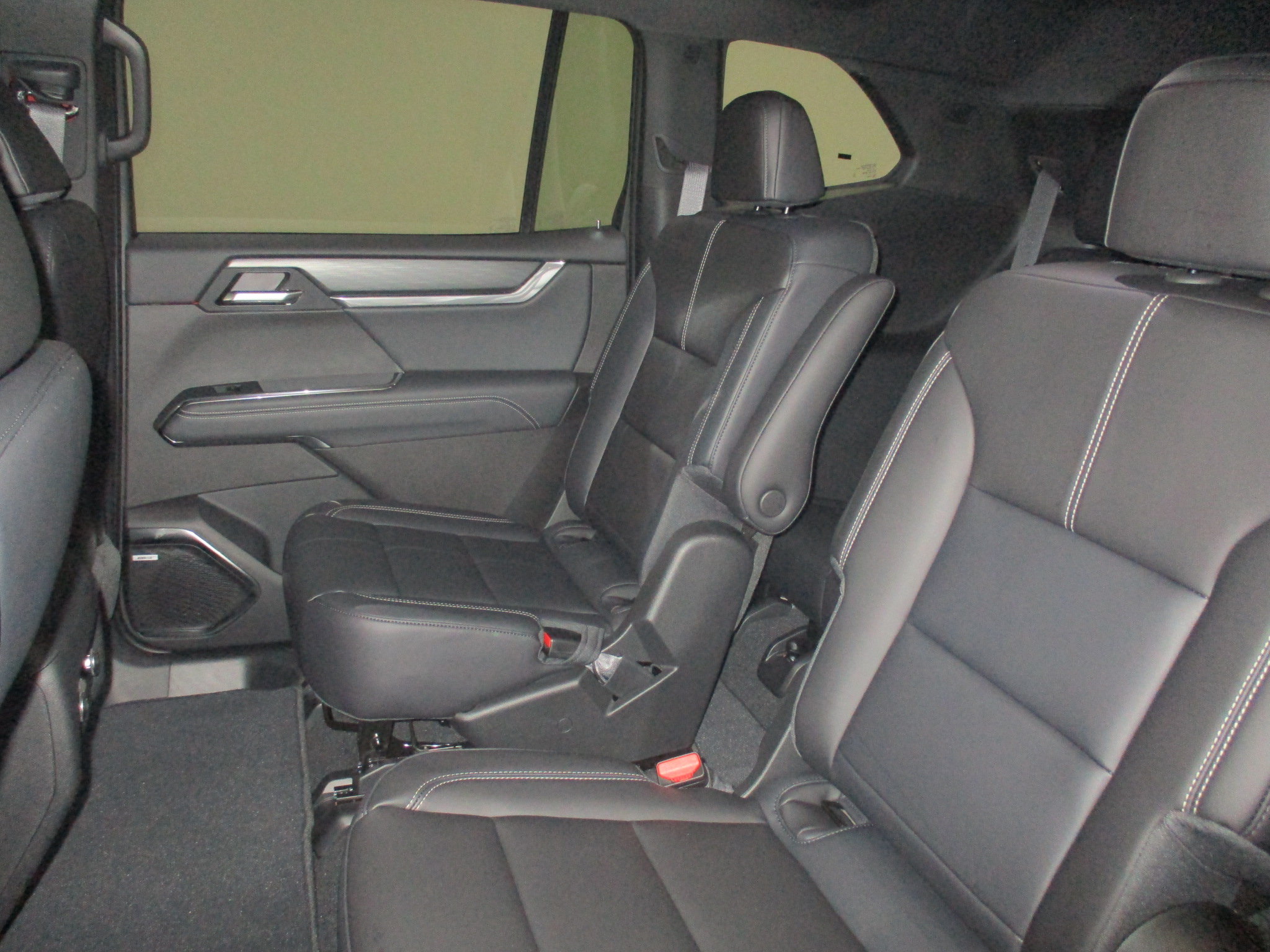 New 2026 GMC Acadia Elevation w/ Elevation Premium Package AWD/4WD image 22