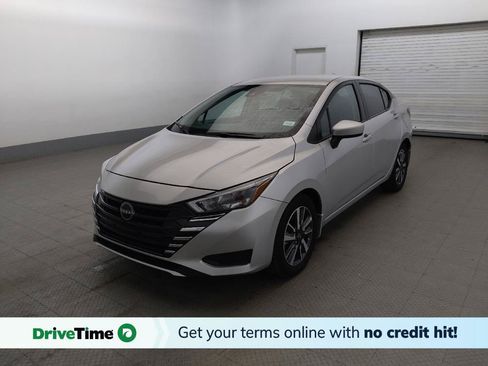 Used 2025 Nissan Versa SV w/ Trunk Package FWD image 1
