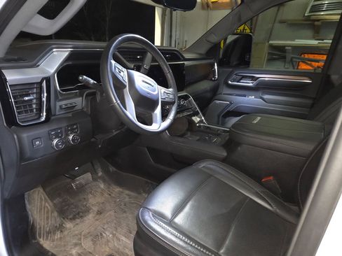 Used 2024 GMC Sierra 3500 Denali w/ Denali Reserve Package image 11