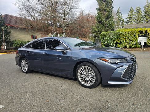 Used 2020 Toyota Avalon Limited w/ Advanced Safety Package image 4