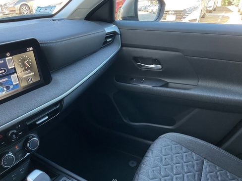 Used 2025 Nissan Kicks SV image 35