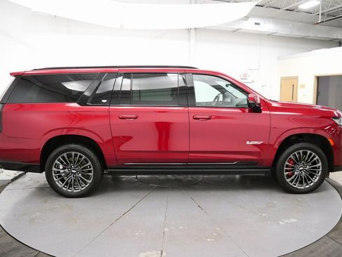 Used 2023 Cadillac Escalade ESV V image 8