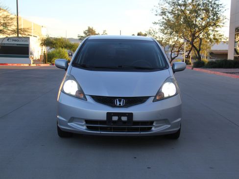 Used 2013 Honda Fit image 2