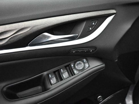 Used 2024 Buick Enclave Avenir AWD/4WD image 10