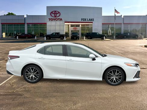 Used 2023 Toyota Camry XLE FWD image 6