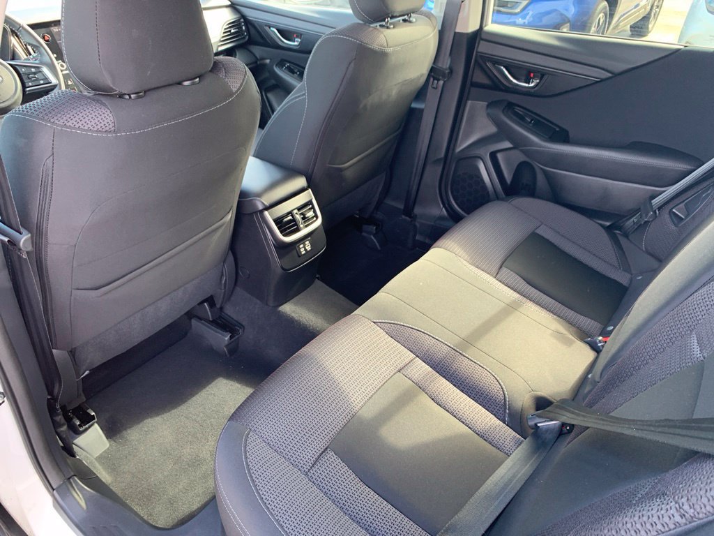 Used 2025 Subaru Outback Premium AWD/4WD image 18