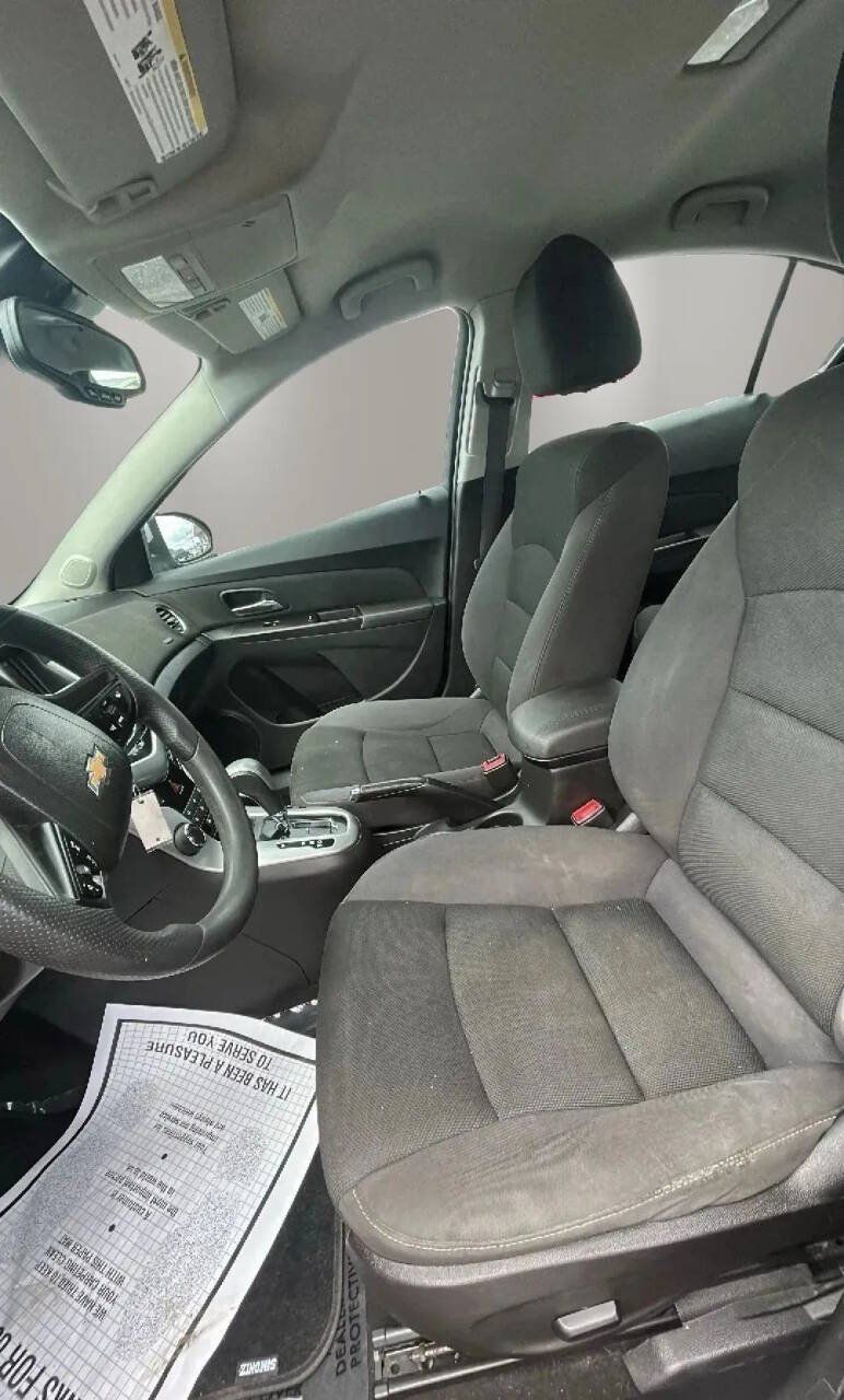 Used 2016 Chevrolet Cruze LT FWD image 9