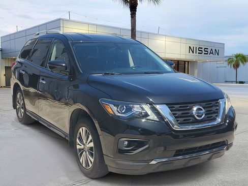 Certified 2020 Nissan Pathfinder SL w/ Cargo Package FWD image 11