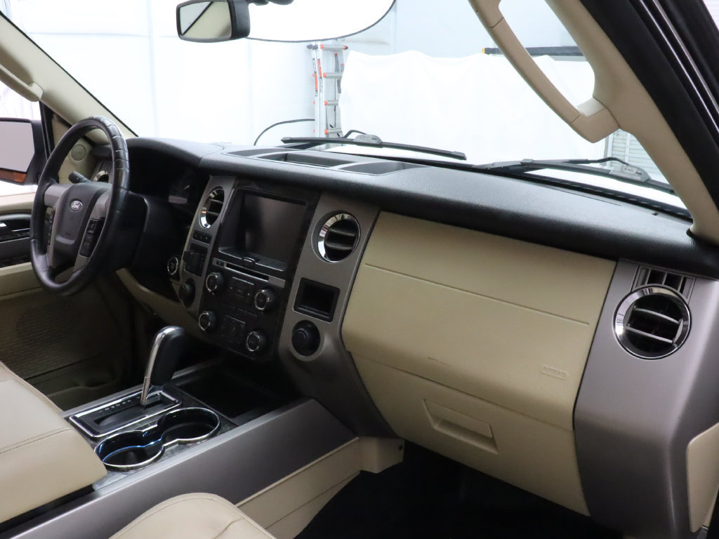 Used 2015 Ford Expedition Limited w/ Equipment Group 301A AWD/4WD image 25