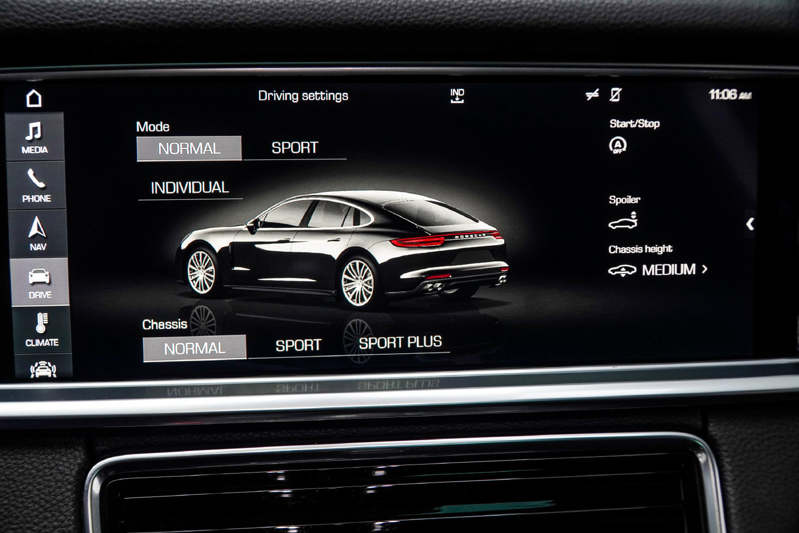 Used 2017 Porsche Panamera 4 AWD/4WD image 31