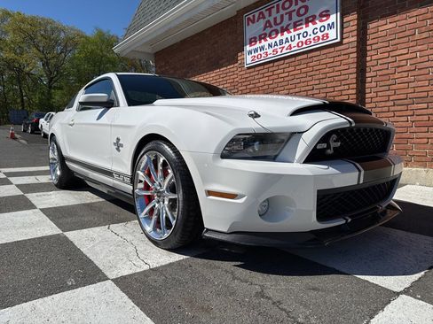 Used 2010 Ford Mustang Shelby GT500 RWD image 9