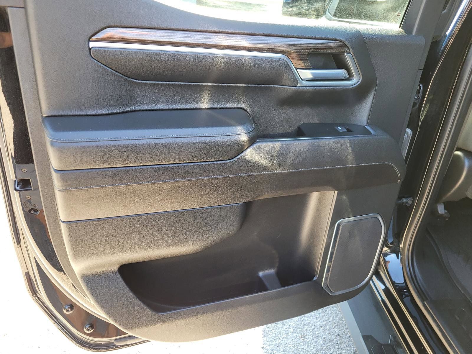 Used 2022 Chevrolet Silverado 1500 LT AWD/4WD image 16