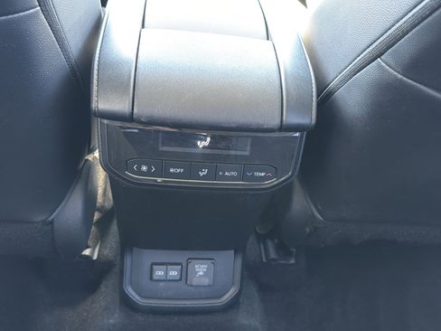 Used 2023 Toyota Highlander Limited AWD/4WD image 27
