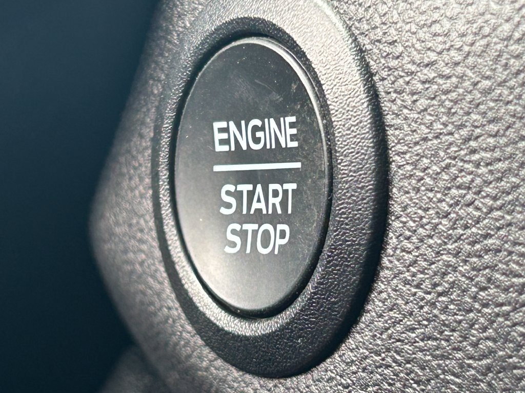 Used 2025 Ford Escape Active AWD/4WD image 17